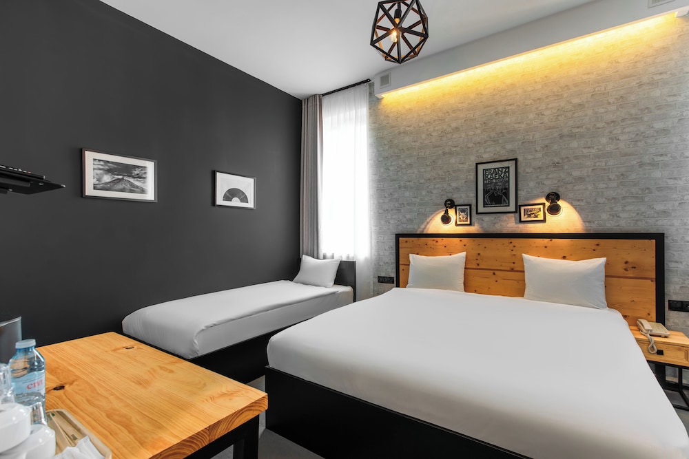 Timber Boutique Hotel 11/25