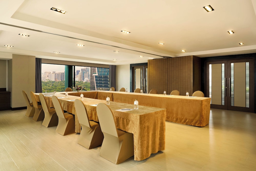 Aetas Lumpini Hotel 42/50
