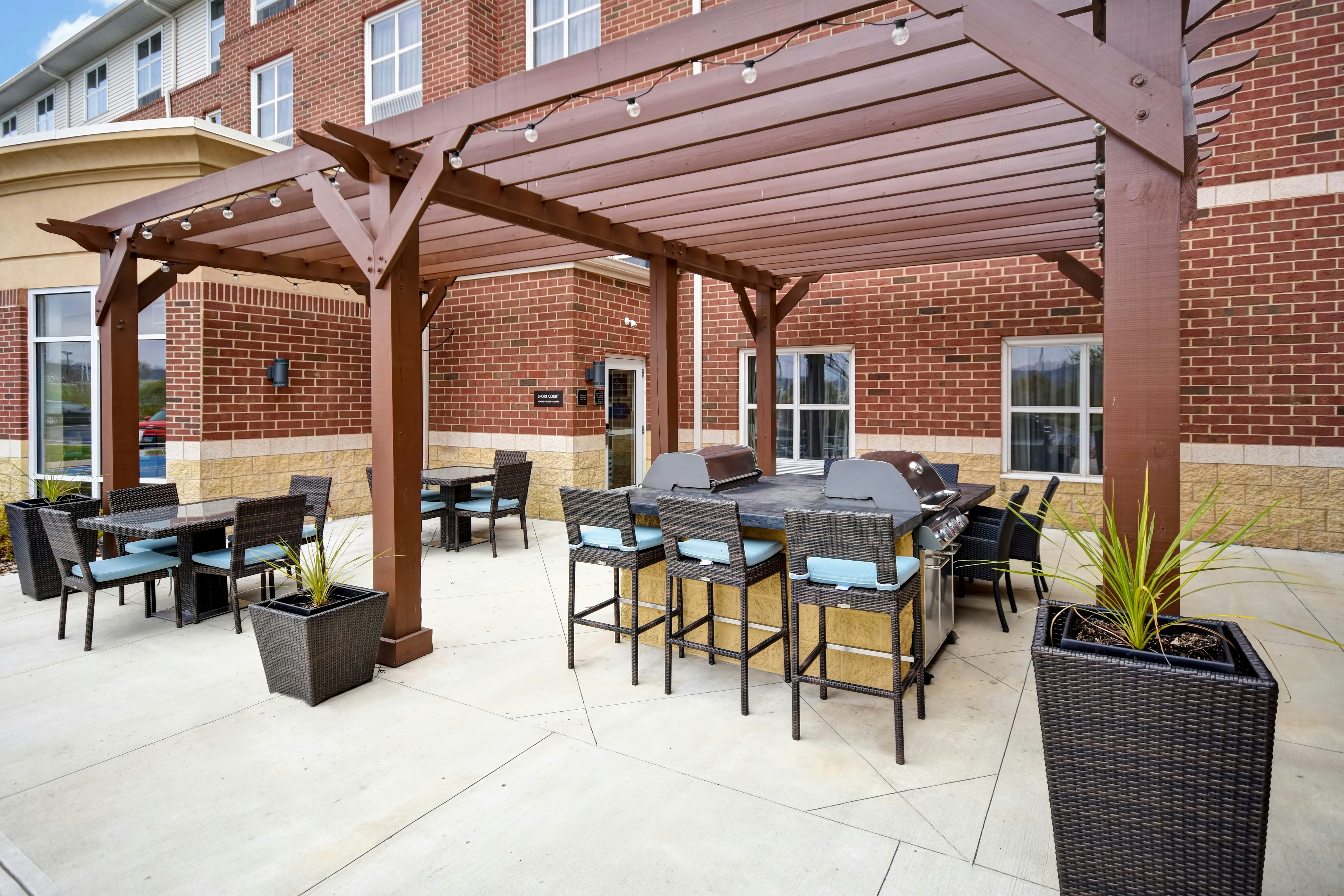 Homewood Suites By Hilton Cincinnati Milford 18/25