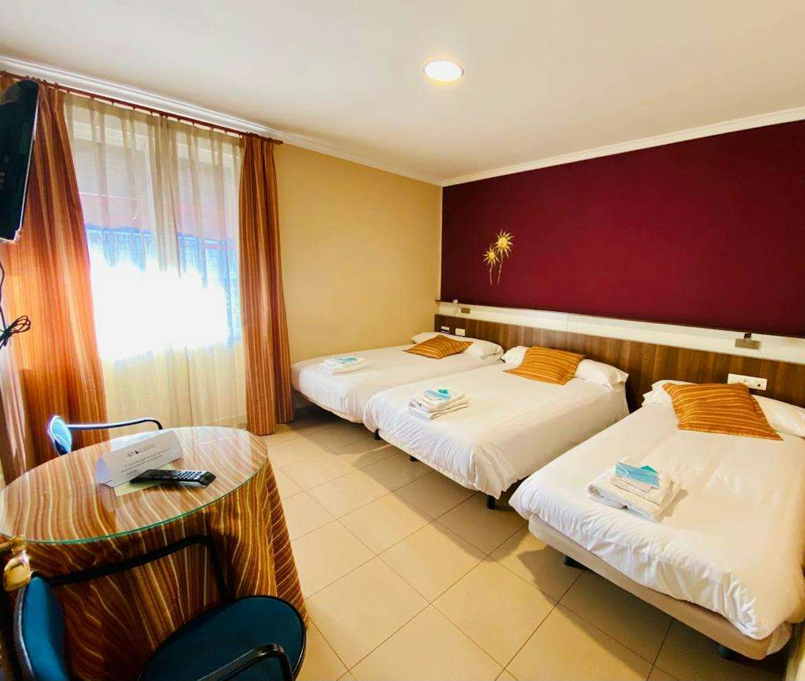 Hostal Valdepenas 2/6