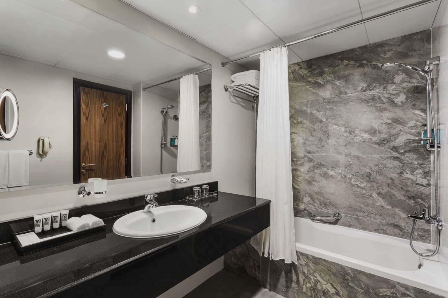 Hawthorn Suites by Wyndham Abu Dhabi City Centre 20/20