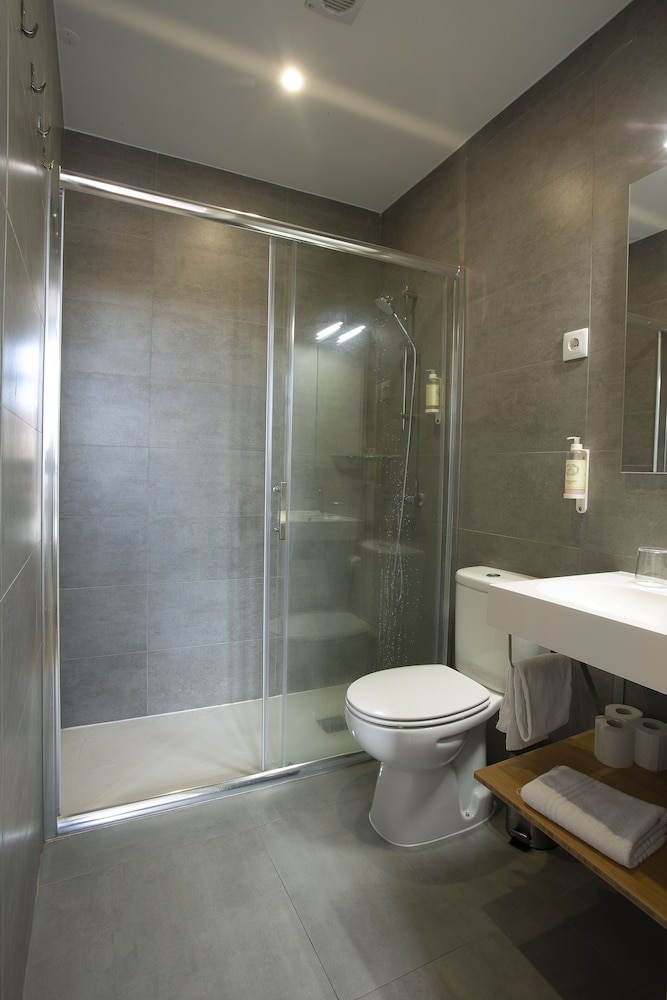 Lisbon Check-In Guesthouse 40/40