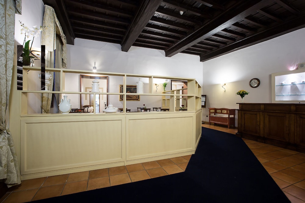 Lobby at Relais Hotel Centrale, FLORENCE