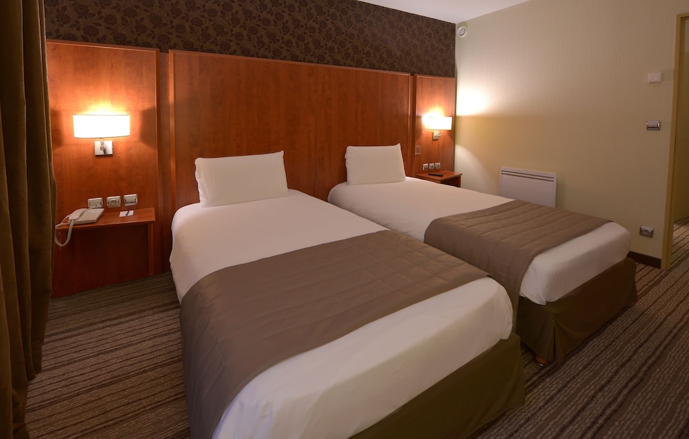 Mercure Rouen Champ de Mars 23/73