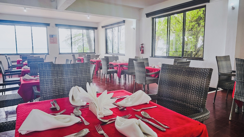 Milele Beach Hotel 30/50