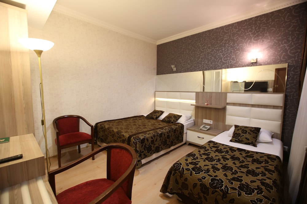 Nil Hotel 13/61