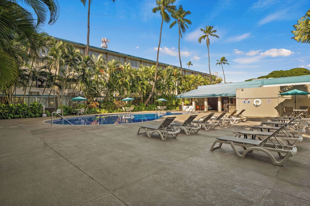Airport Honolulu Hotel, Trademark Collection by Wyndham 56/63