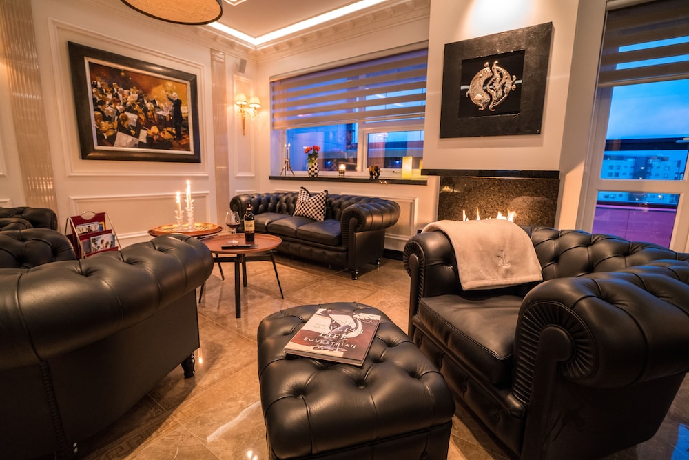 Diamond Suites 45/73