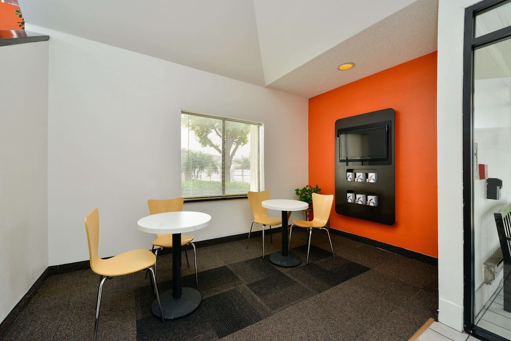 Motel6 Plano, TX - West - Frisco 25/25
