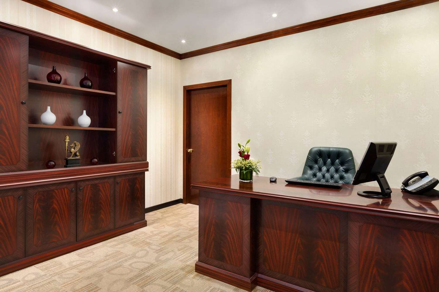 Lobby at Hawthorn Suites By Wyndham Al Khobar, AL KHOBAR