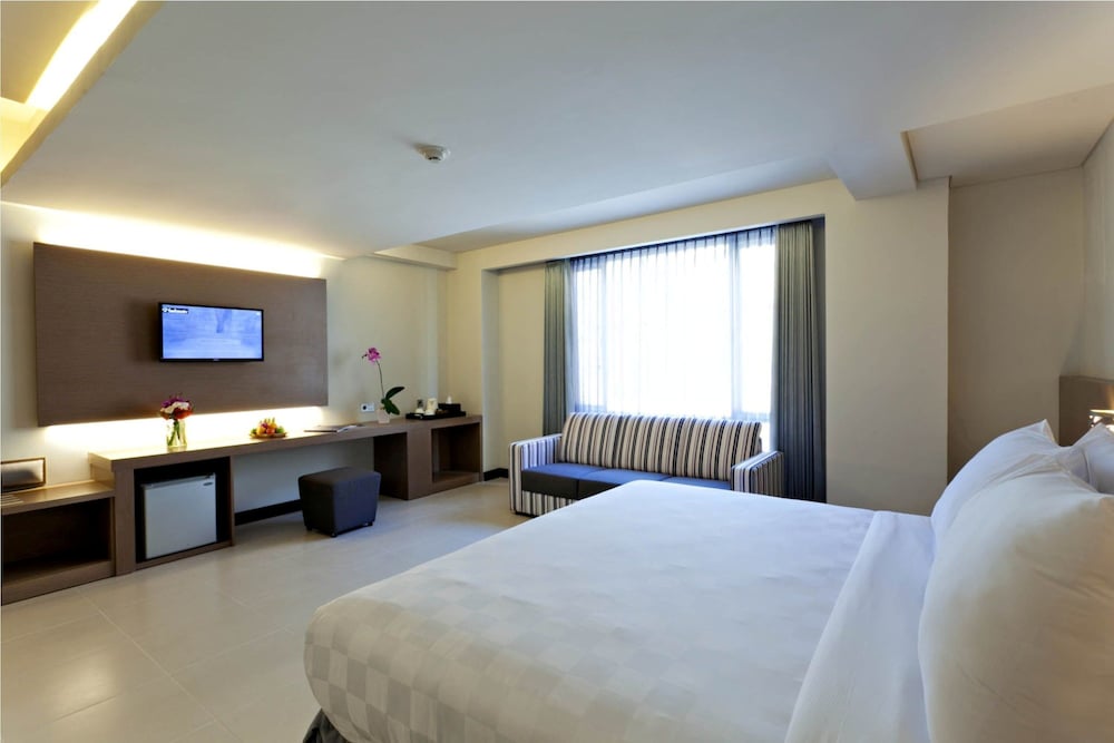Euphoria Hotel 6/34