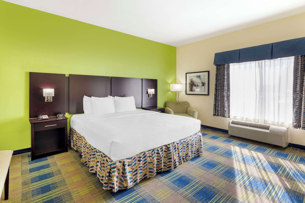 Standard, King Bed, Accessible