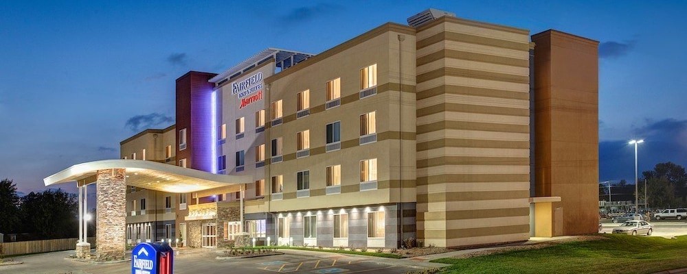 Fairfield Inn & Suites By Marriott Houston Missouri City 4/30