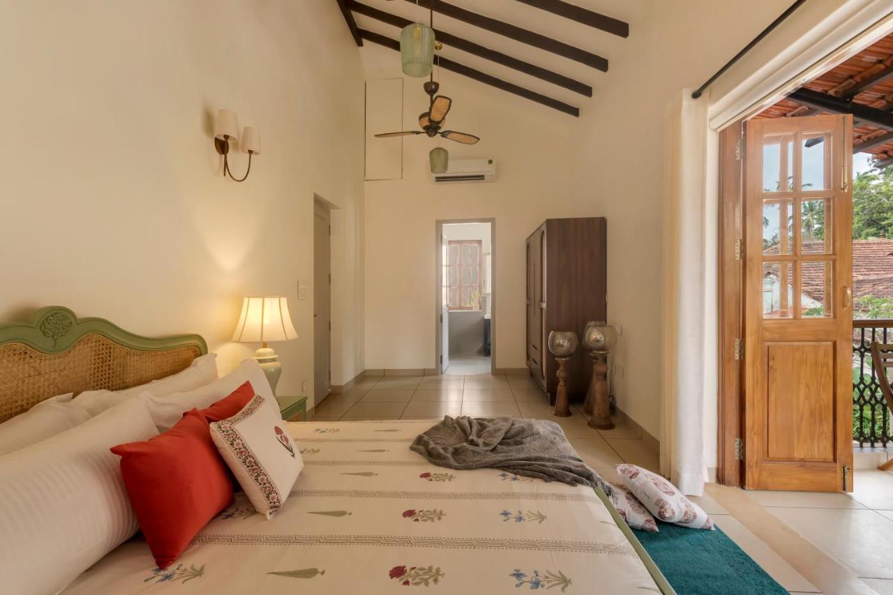 ELIVAAS 4 BHK with Pvt pool and Bar PinkSky 22/56