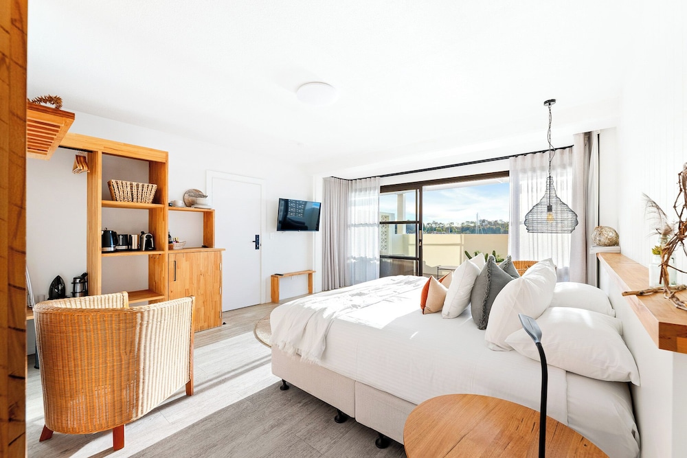 Room, King Bed, Water Front, Ground Floor