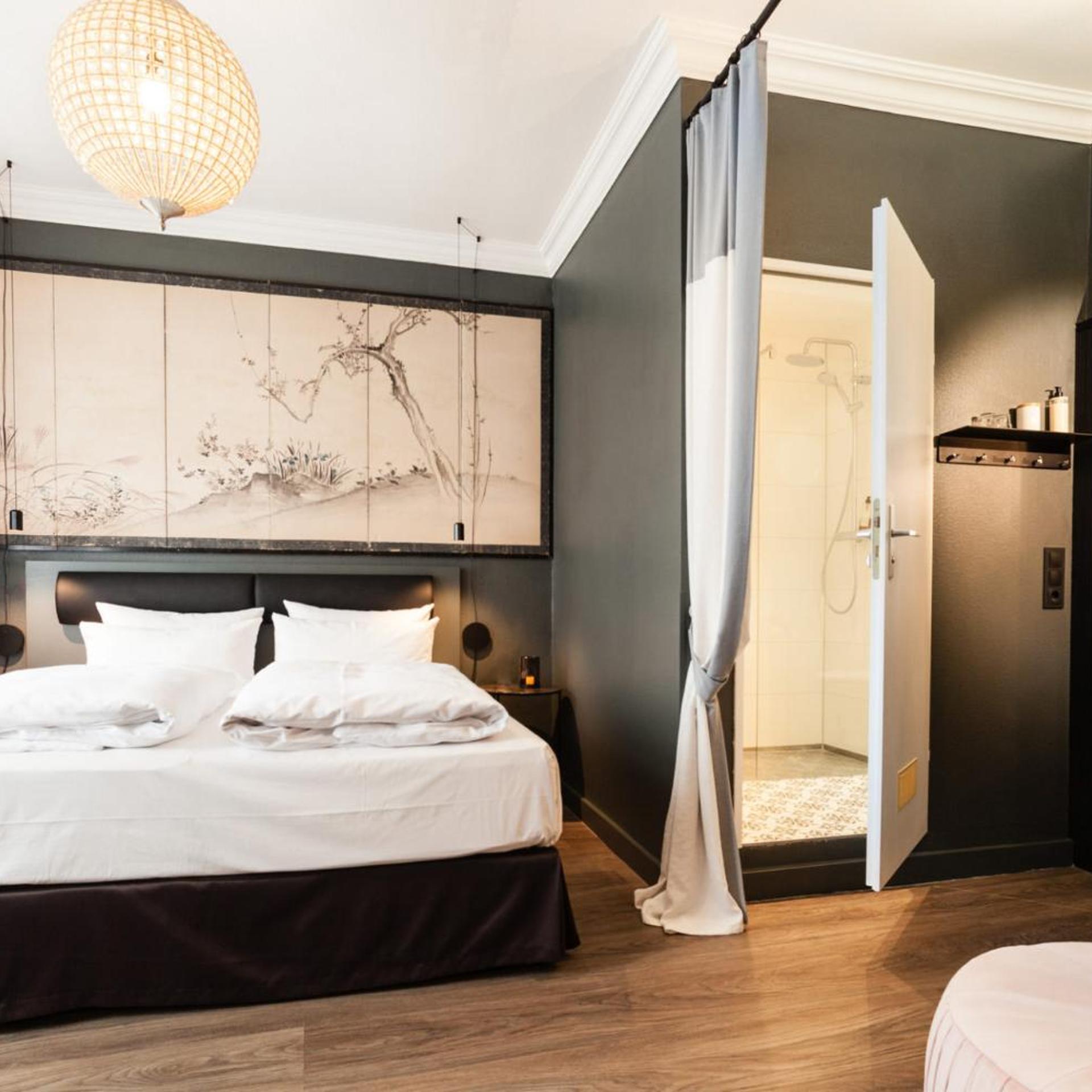جناح جونيور، Hotel Wurzburger Hof 10/10
