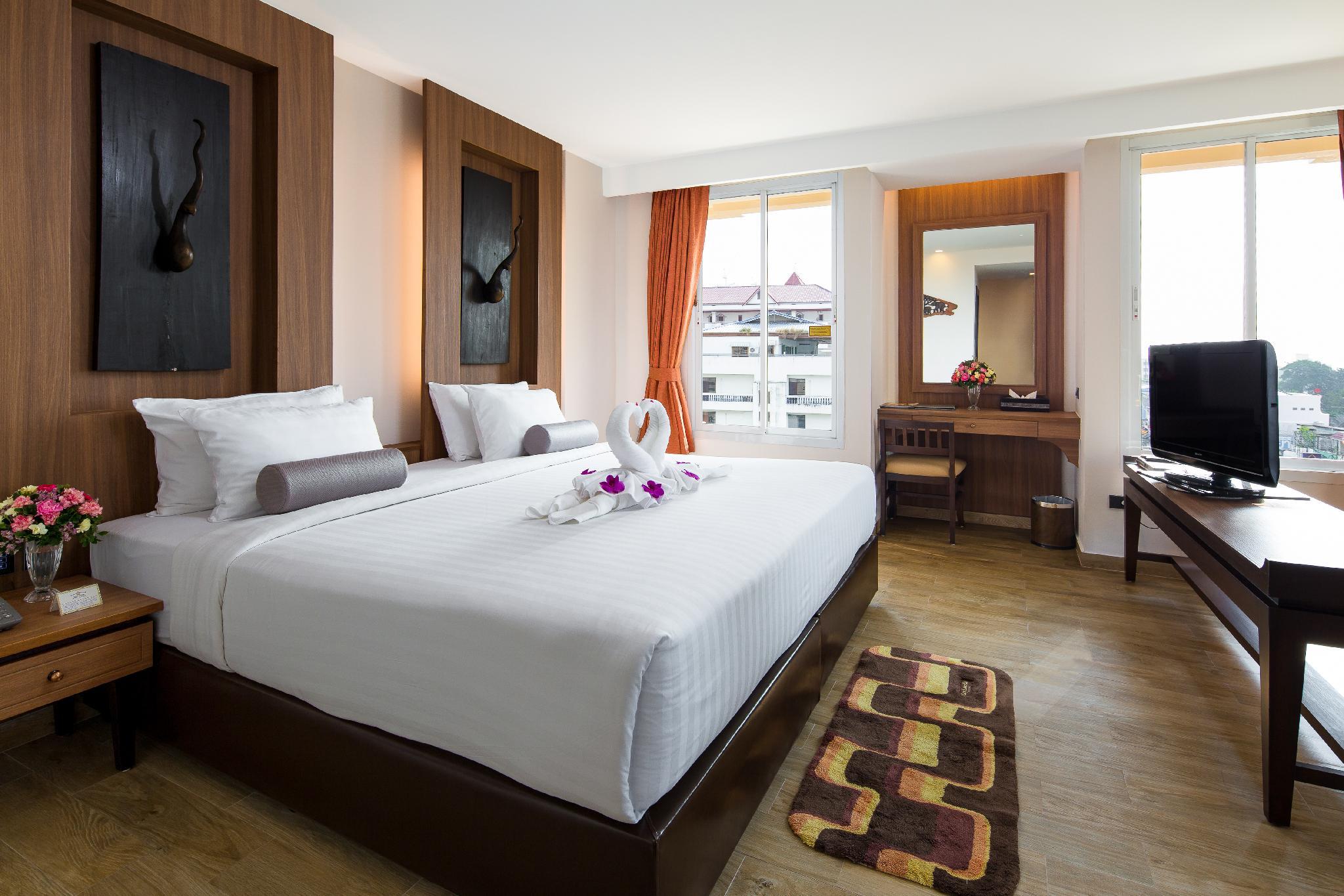 Mini, Suite, King Bed