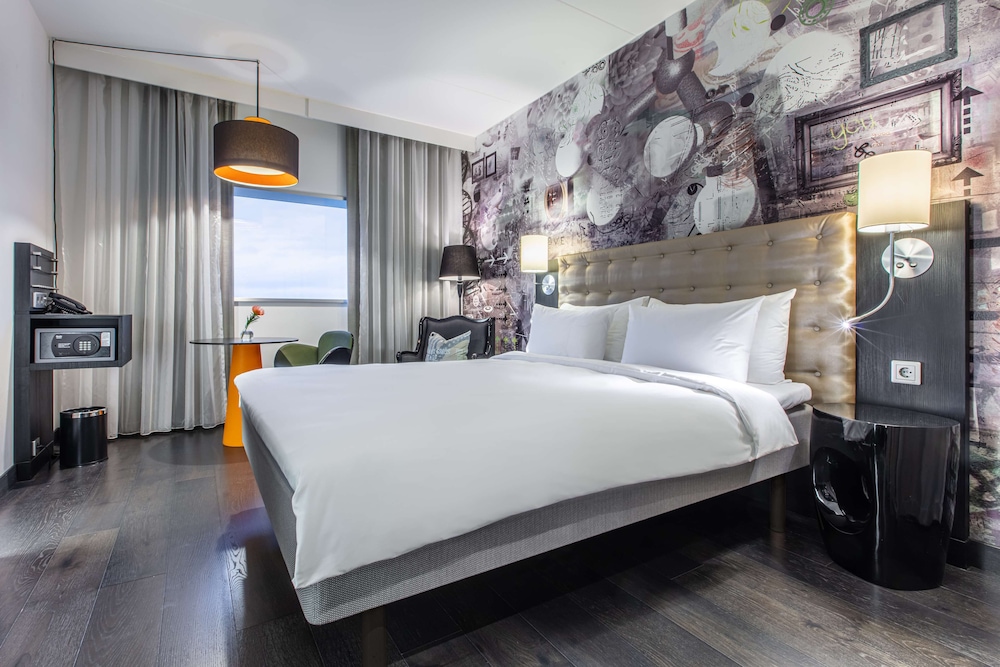Radisson Blu Riverside Hotel 10/80