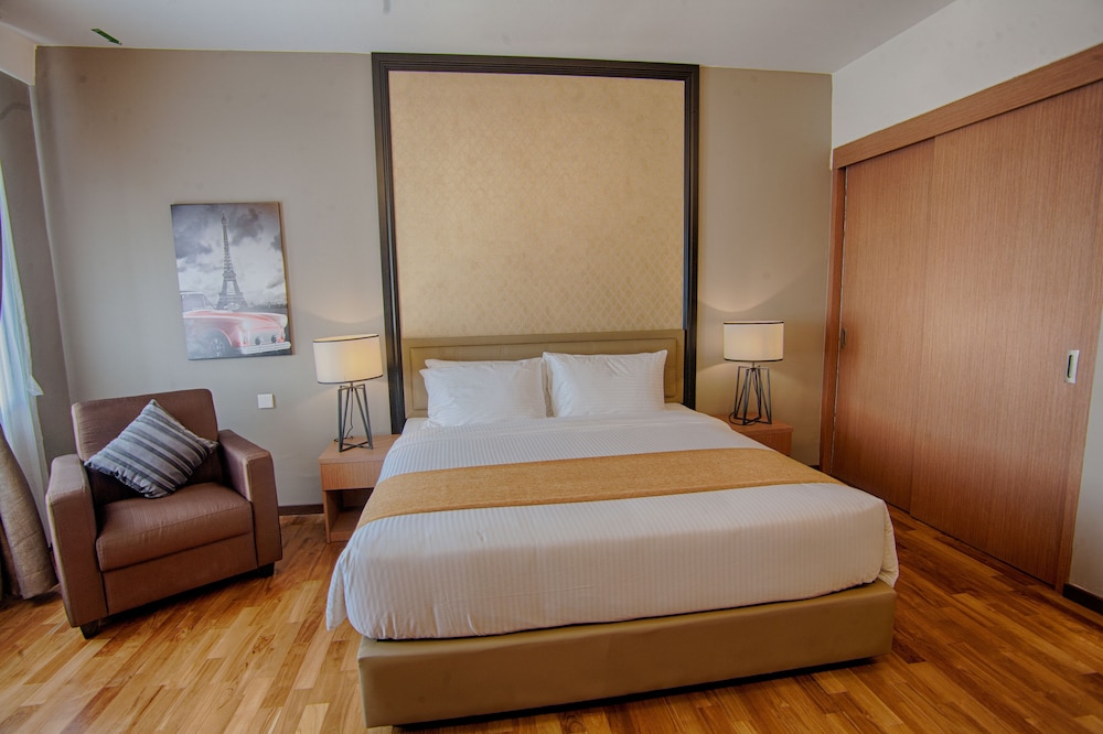 MILLESIME HOTEL 8/35