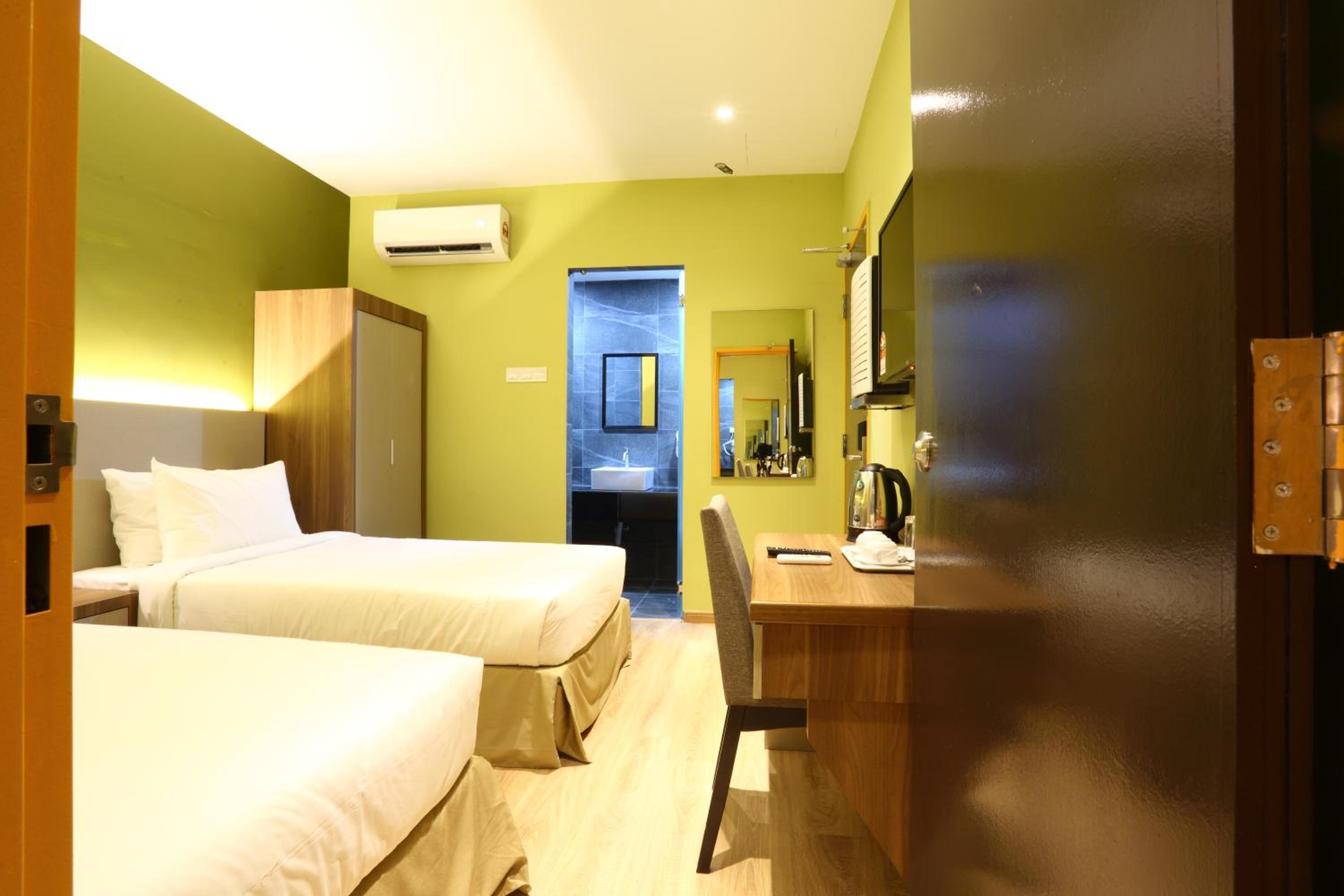 Yee Hotel 19/34