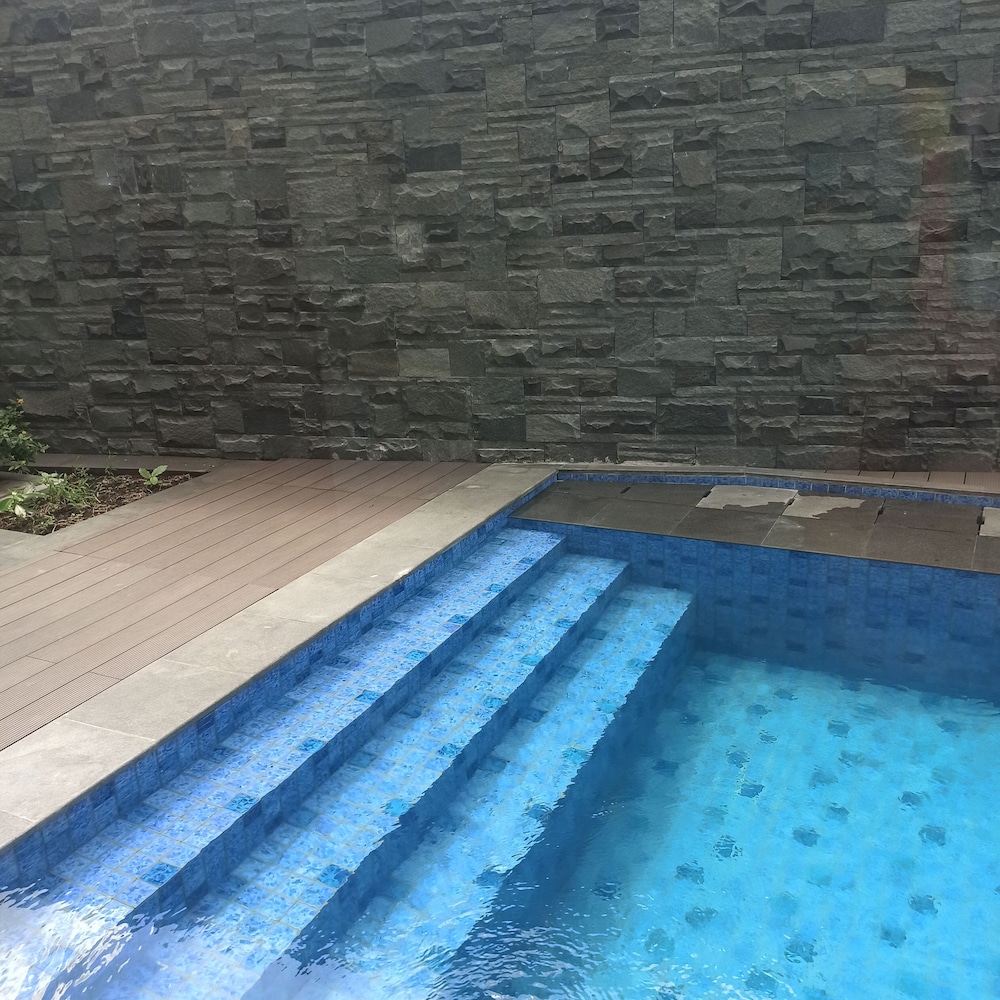 Avissa Suites 48/72