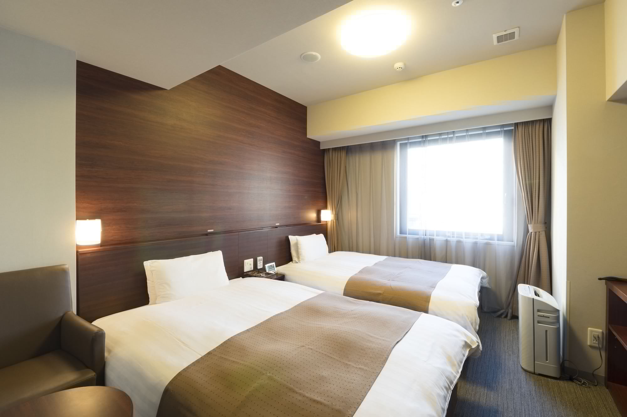 MODERATE, TWIN BEDS