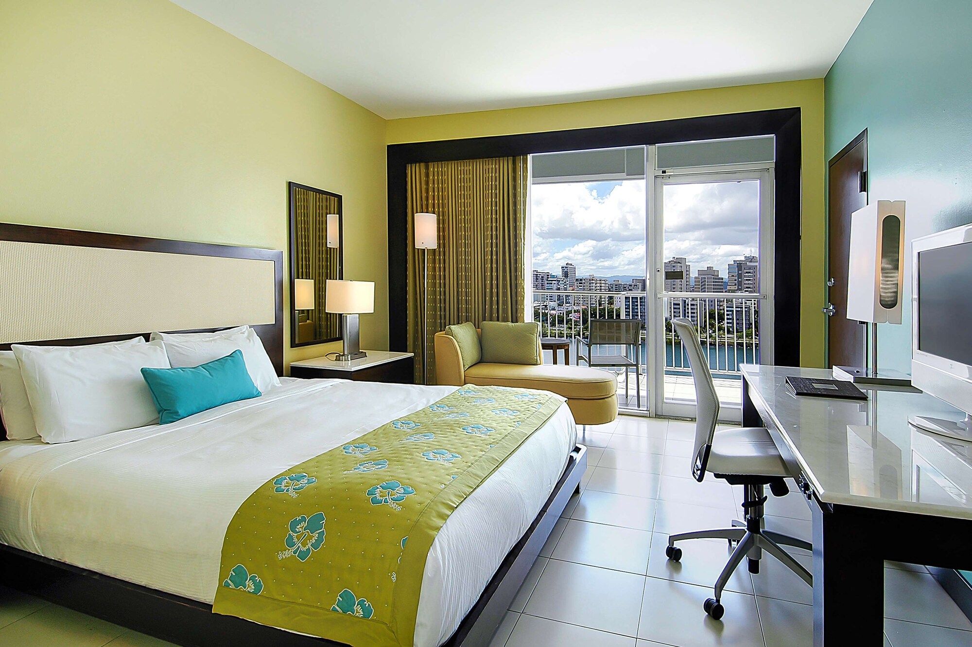 ROOM, KING BED, ACCESSIBLE