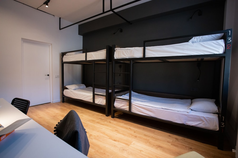 MIXED DORM, 4 BEDS