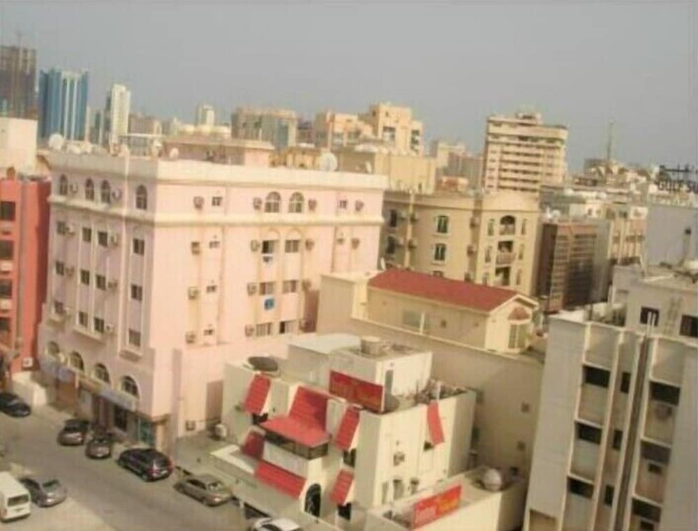 Al Commodore Hotel 3/40