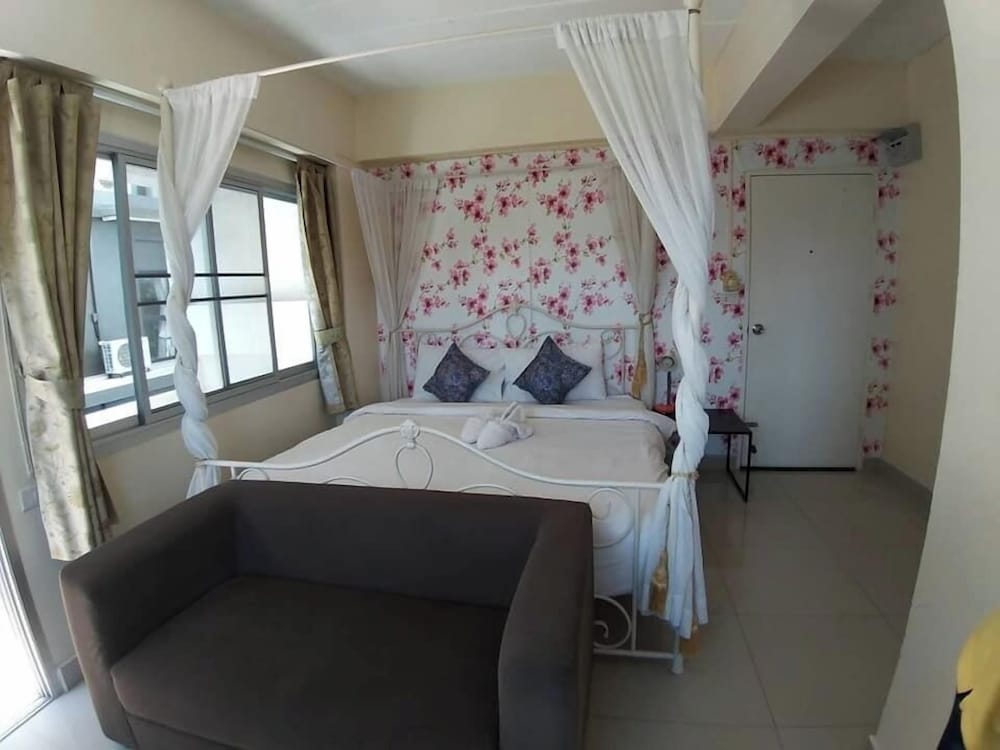 Pearl Huahin 33/51