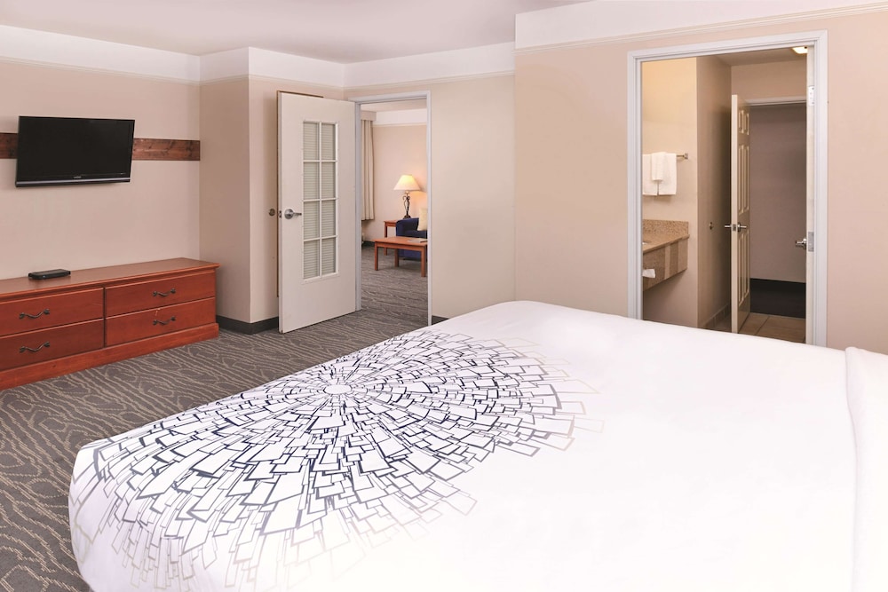 La Quinta Inn & Suites by Wyndham Ruidoso Downs 5/55