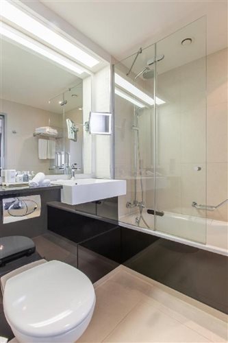 غرفة بسرير مزدوج، Radisson Blu Hotel Hamburg 2/2