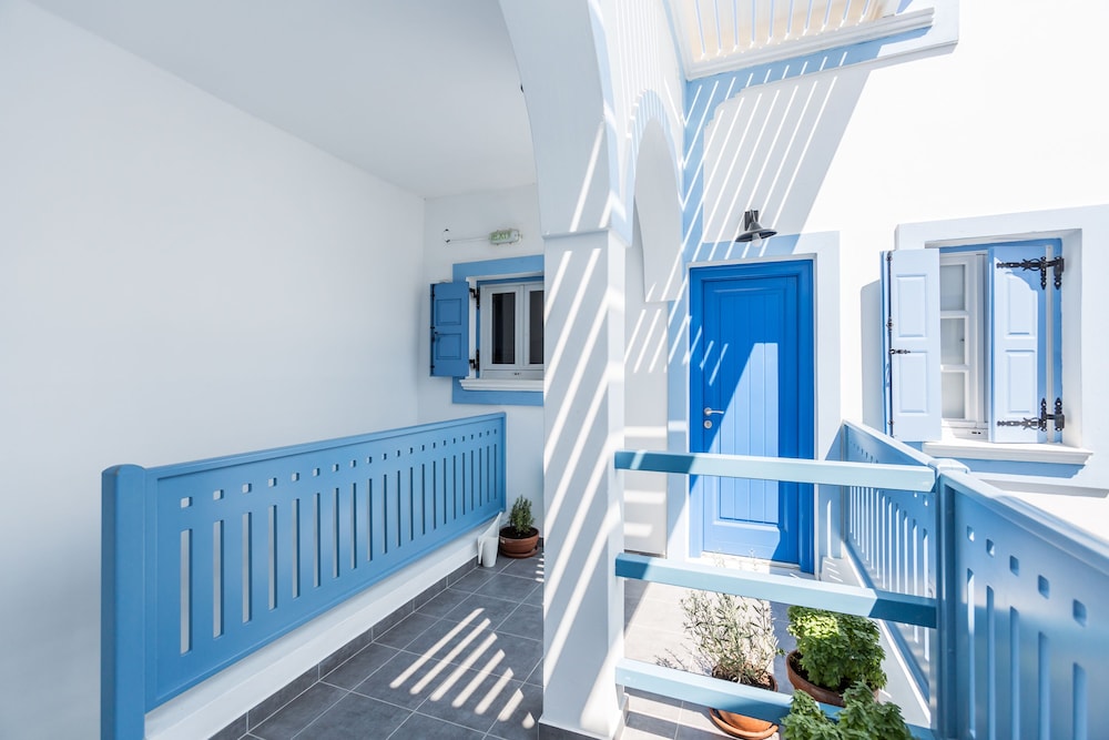 Fanouris Condo 7/22