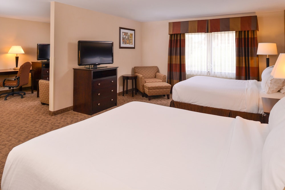 Holiday Inn Express Hotel And Suites Bridgeport 13/50