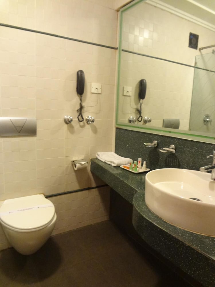 Suba Palace Hotel 38/42