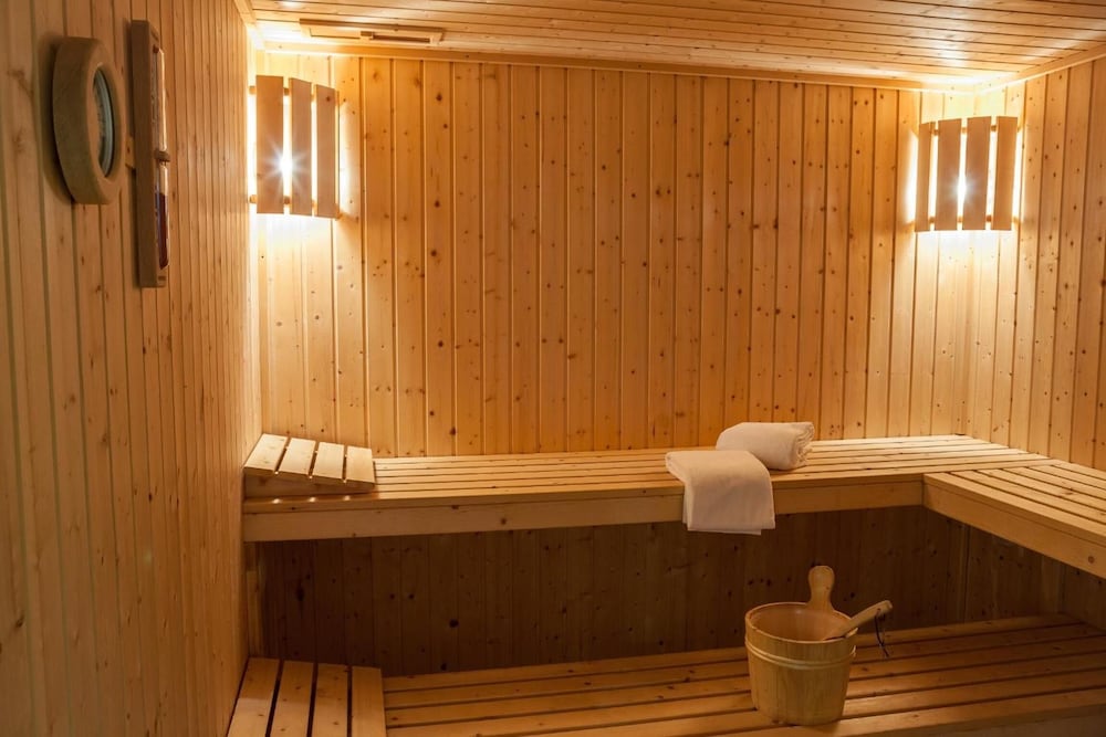 swimming pool spa