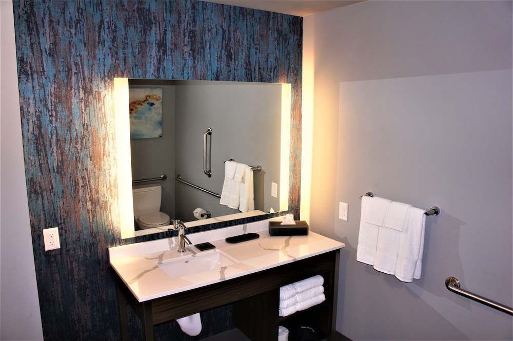La Quinta Inn & Suites By Wyndham Marysville 43/57