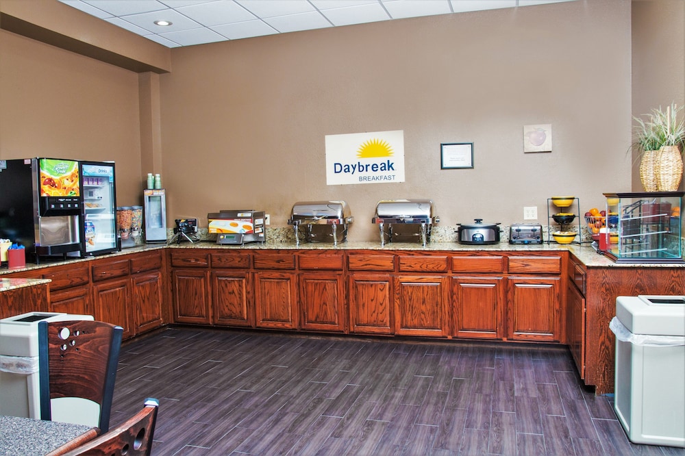 Days Inn by Wyndham Joplin 5/32