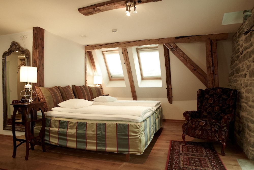 Cru Hotel 13/74