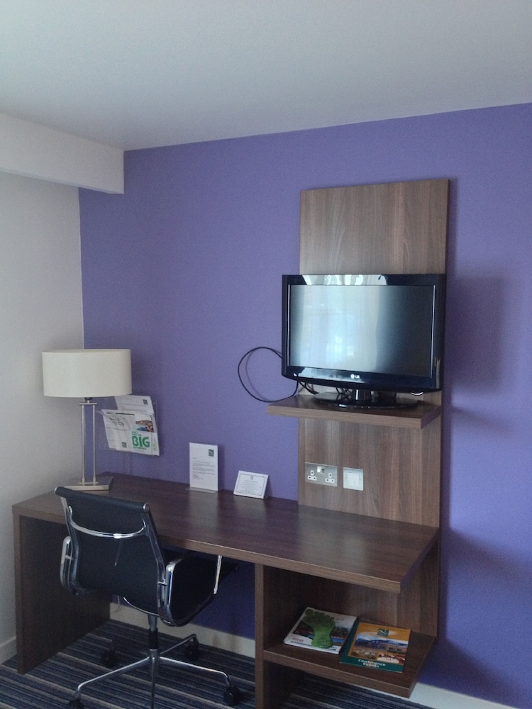 Holiday Inn Express Edinburgh Airport Ex Quality Edinburgh Airport 45/53