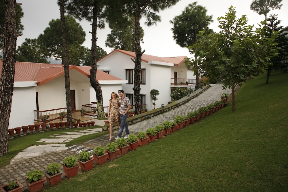 Moksha Himalaya Spa Resort 36/50