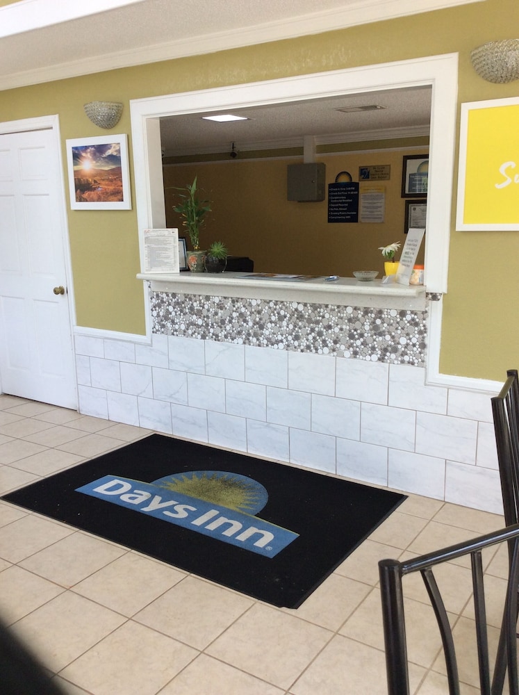 Days Inn by Wyndham Cornelia 8/21
