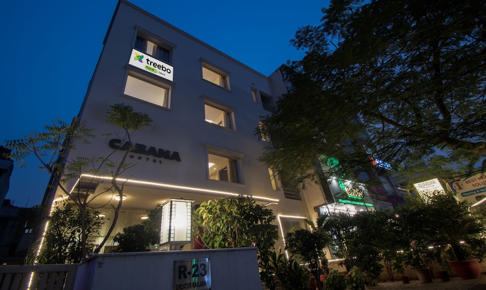 CABANA HOTEL 4/41