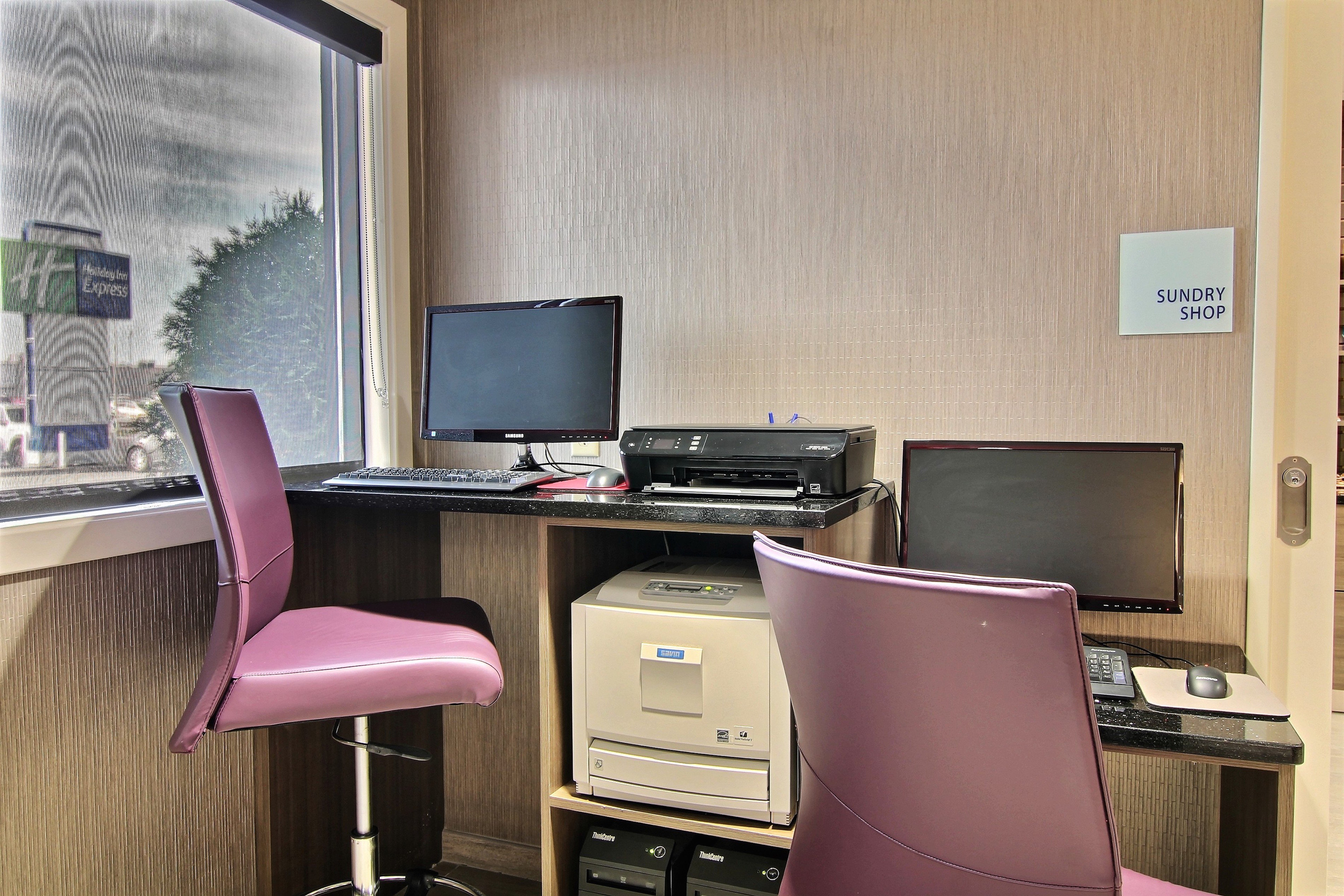 Holiday Inn Express Fargo-West Acres 65/70