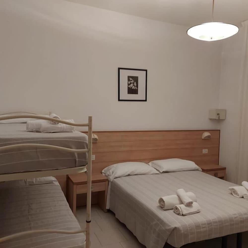 Hotel Brezza 12/50