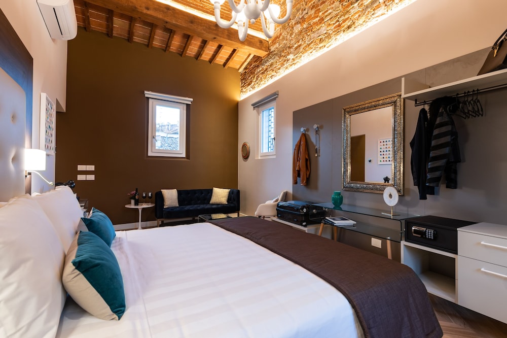Kairos by Florence Art Apartments 21/74