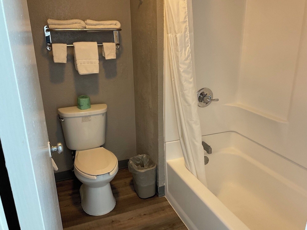 غرفة قياسية بسريرين مزدوجين، Motel6 Odessa 4/8