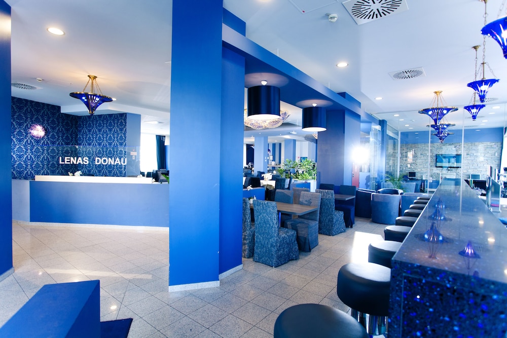Lenas Donau Hotel 7/47