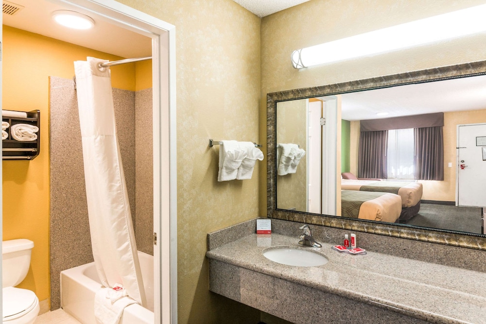 Econo Lodge Hesperia - Victorville I-15 22/43
