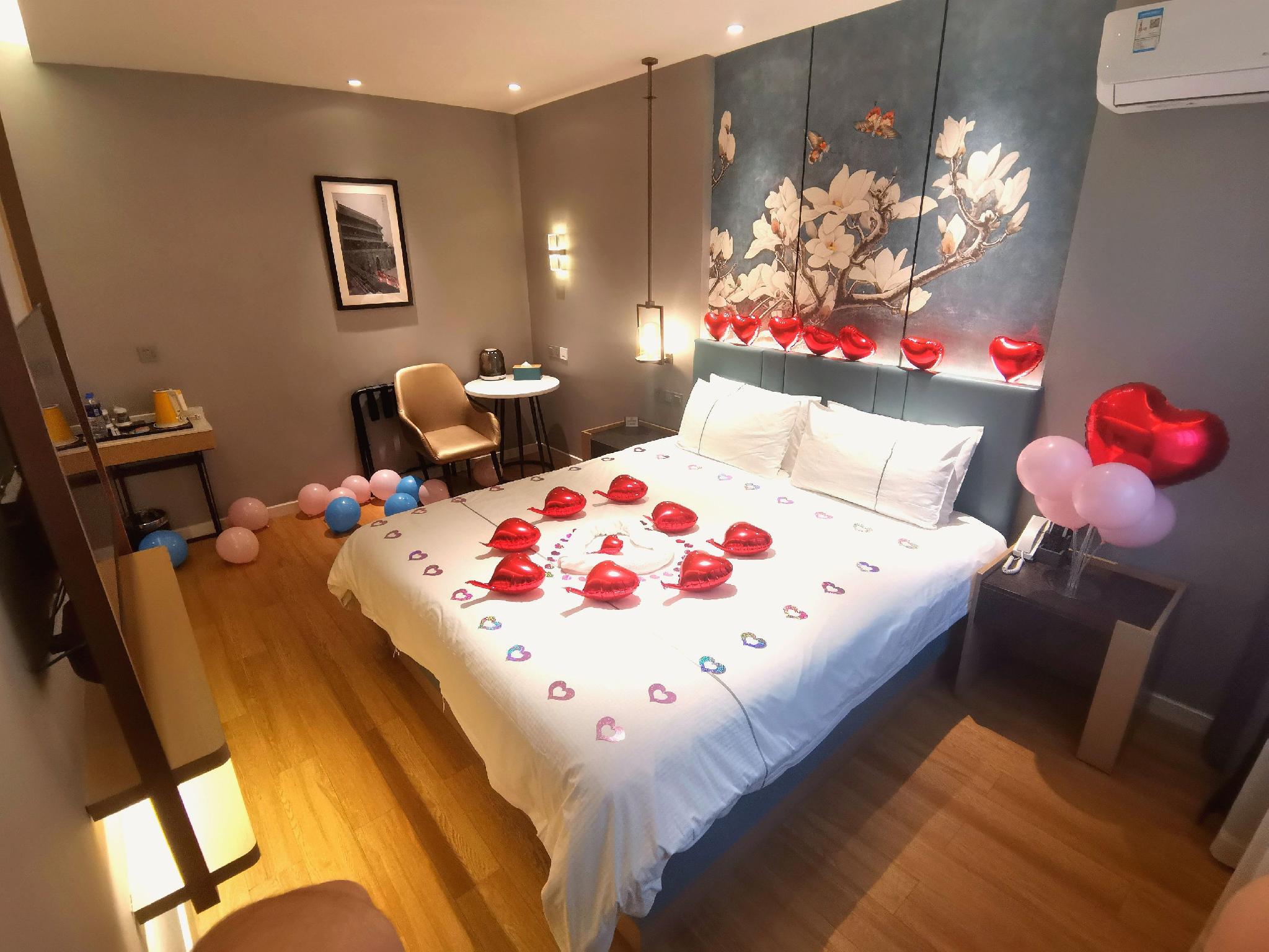 White Yulan Hotel (Xi'an Hangtiancheng Metro Station) 13/41